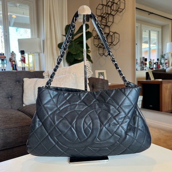 Authentic CHANEL Expandable Zip Around Caviar Quilted Tote Shoulder Bag Black - Picture 3 of 16